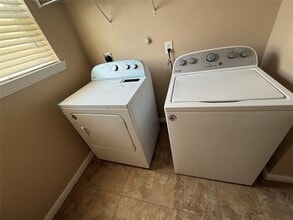 Building Photo - 1625 Townhome Ln