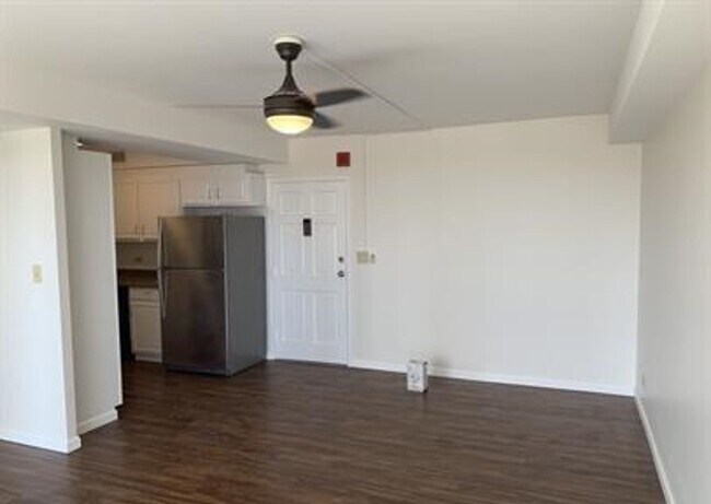 Foto del edificio - Pet Friendly, Secured, Lanai, AC, Private W&D