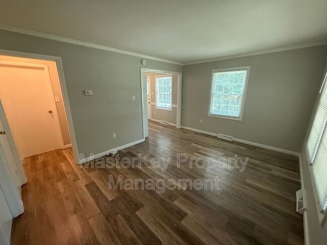 Building Photo - 223 Byrum St