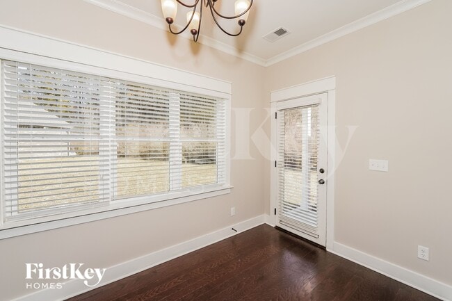 Building Photo - 1470 Woodridge Pl