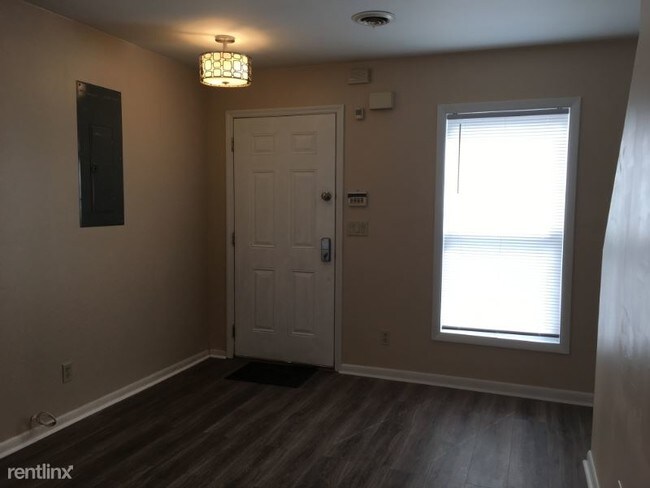 Building Photo - 3 br, 1.5 bath House - 34 Volk St