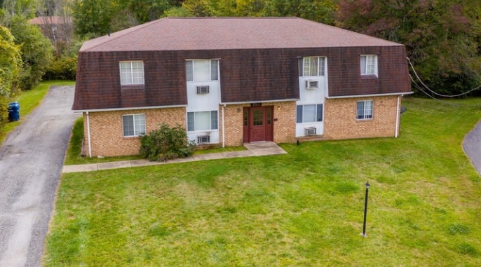 Primary Photo - 161 Stadler Ct