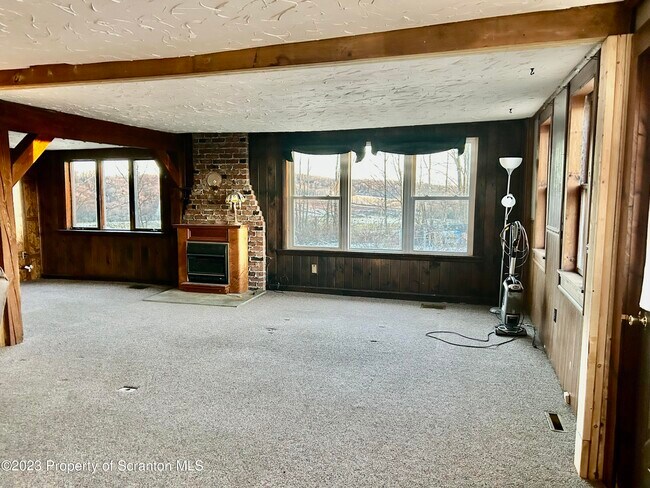 Foto del edificio - 3886 Tingley Lake Rd