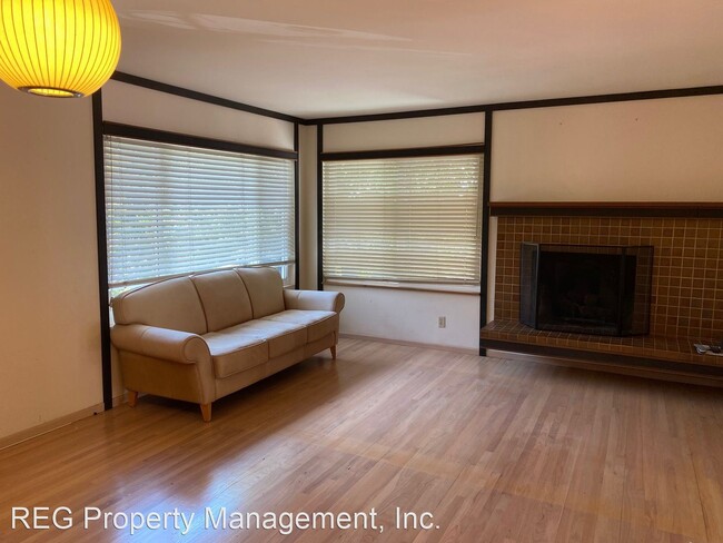 Building Photo - 3 br, 2 bath House - 222 Chaplin Lane