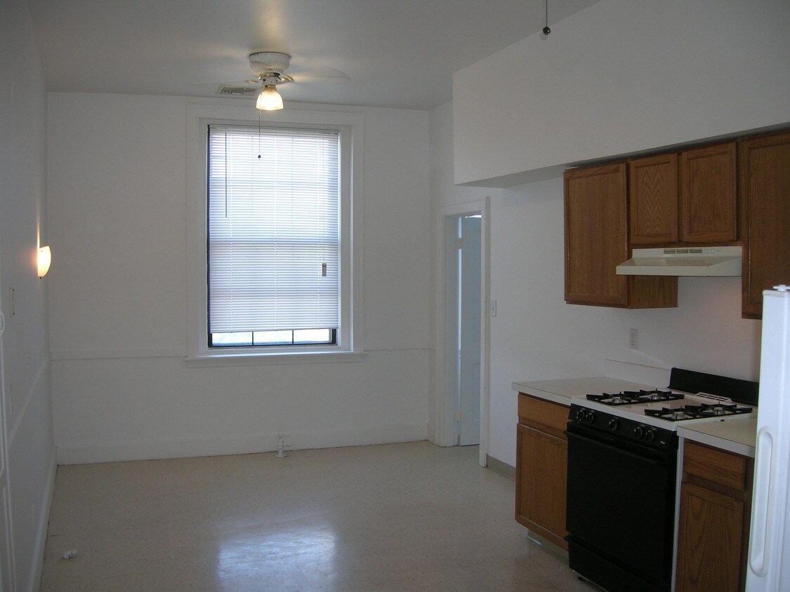 Foto principal - 541 Main St
