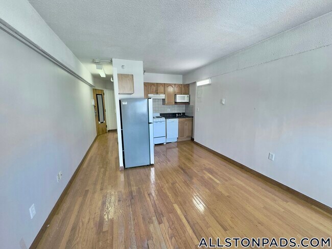 Foto del edificio - 1110 Commonwealth Ave