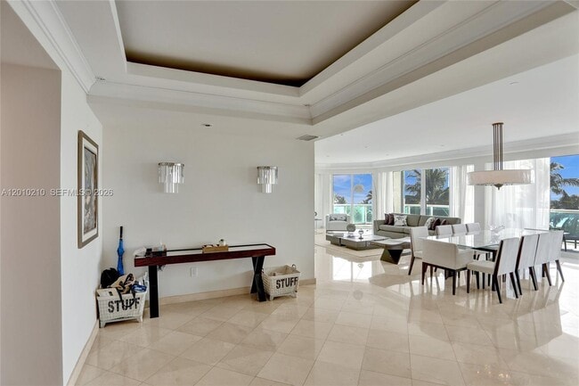 Building Photo - 10101 Collins Ave