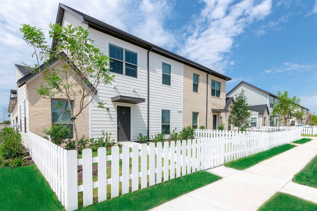 Foto del edificio - Townhomes at Princeton Meadows