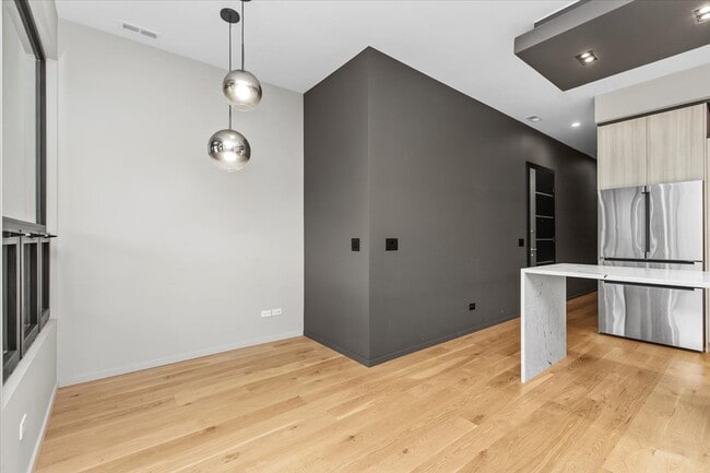 Photo - 1734 N California Ave Apartment