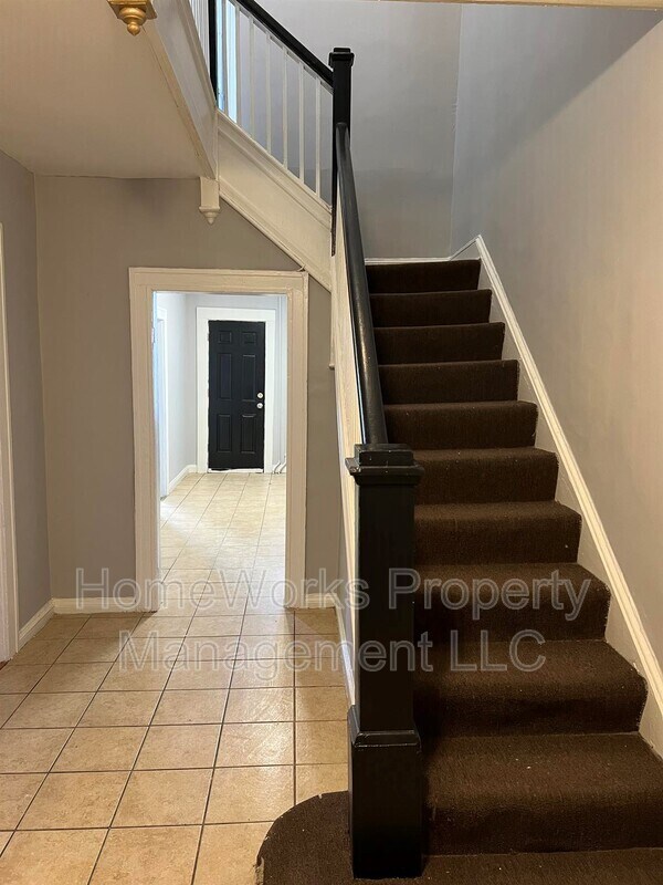 Building Photo - 309 Gwynn Ave