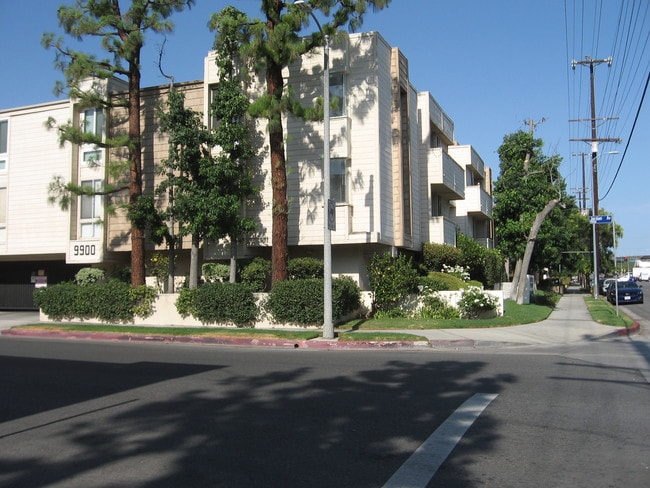 Building Photo - 9900 Jordan Ave