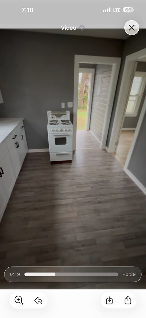 Foto del edificio - Coming Soon — Renovated 1 Bedroom Home in Nevada, MO!