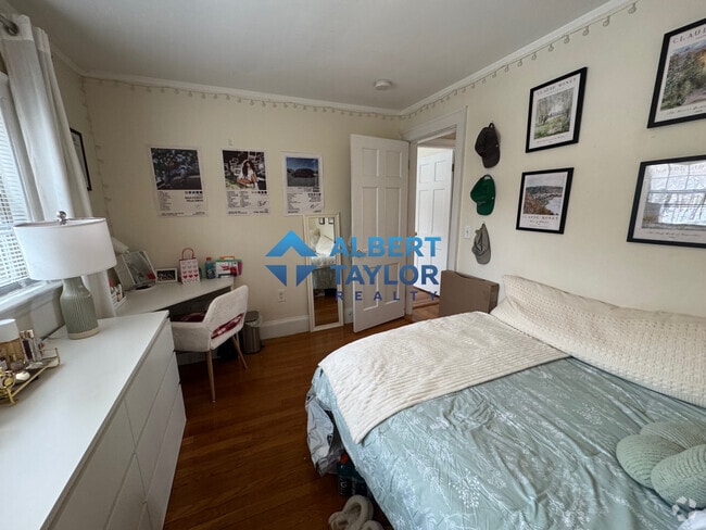 Building Photo - 44 Greycliff Rd