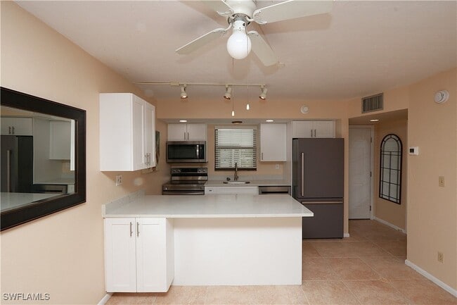 Building Photo - 1023 Anglers Cove