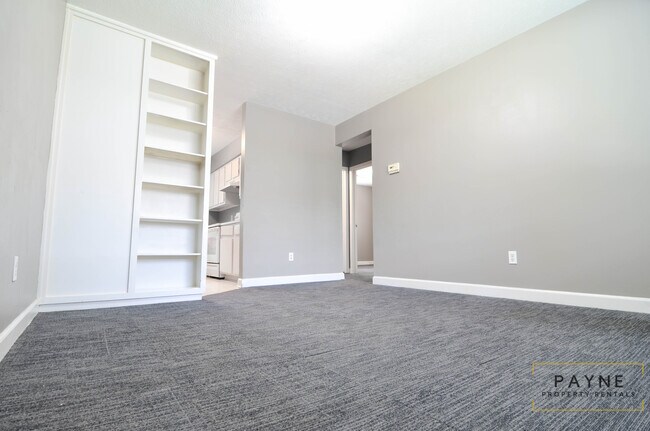 Building Photo - 4201 Rosemont Dr #4