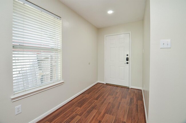 Foto del edificio - 3331 Starbridge Park Ln