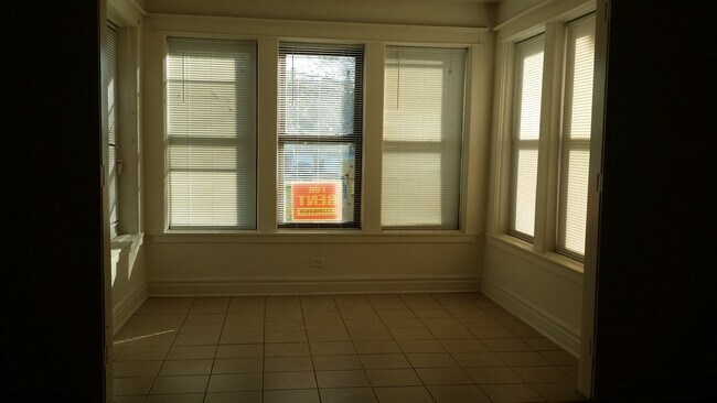 Foto del edificio - 3942 W Jackson Blvd