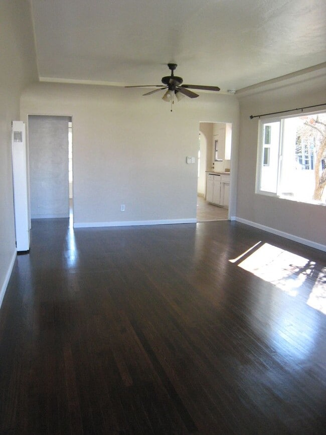 Building Photo - 4220