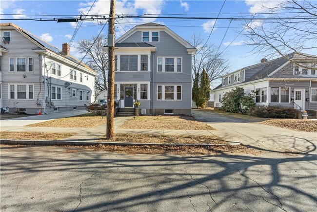 Building Photo - 647 Pleasant Valley Pkwy