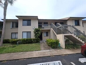 Building Photo - 6550 Somerset Dr