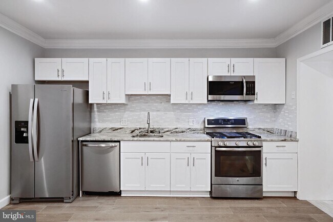 Foto del edificio - 5619 1st Pl NW