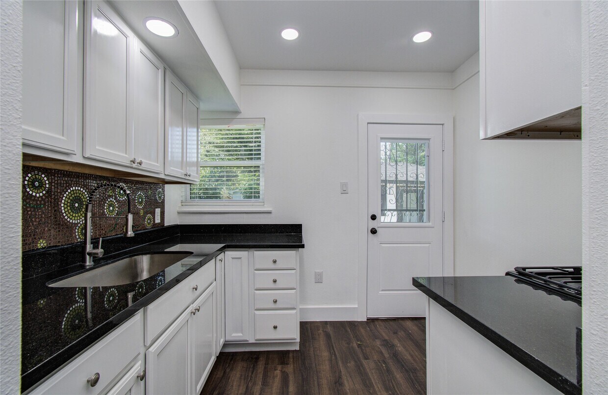 Foto del edificio - 7530 Park Pl Blvd