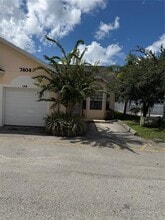 Building Photo - 7404 Lago De Oro