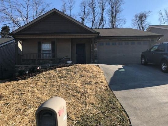 One Level 3BR/ 2BA, 2 Car Garage - One Level 3BR/ 2BA, 2 Car Garage