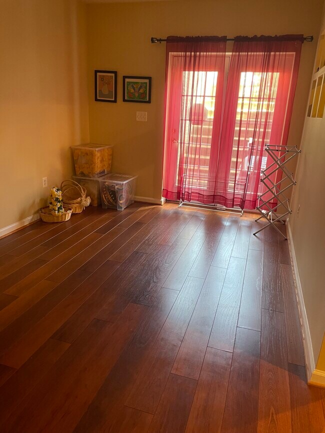 Foto del edificio - 42701 Ridgeway Dr