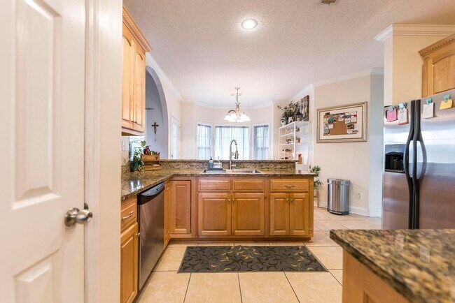 Building Photo - 131 Elsa Way