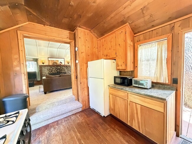 Building Photo - 54059 Montgomery