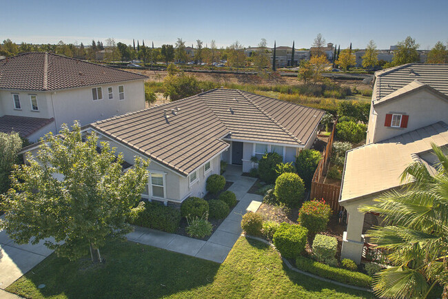 Foto del edificio - Gorgeous Home In Lincoln Crossing