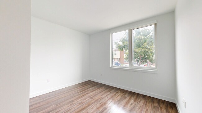 Interior Photo - Broadridge