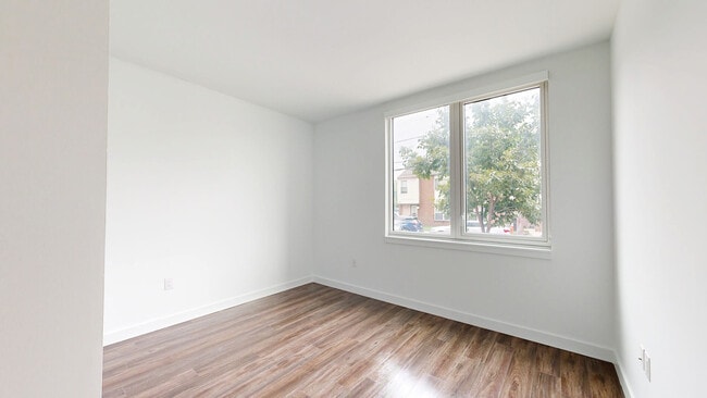 Interior Photo - Broadridge