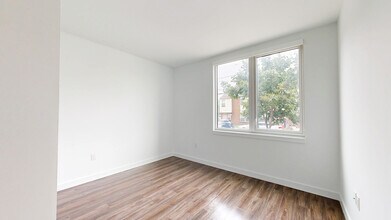 Interior Photo - Broadridge