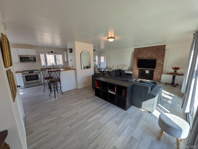 Foto del edificio - 37 Hill Rd