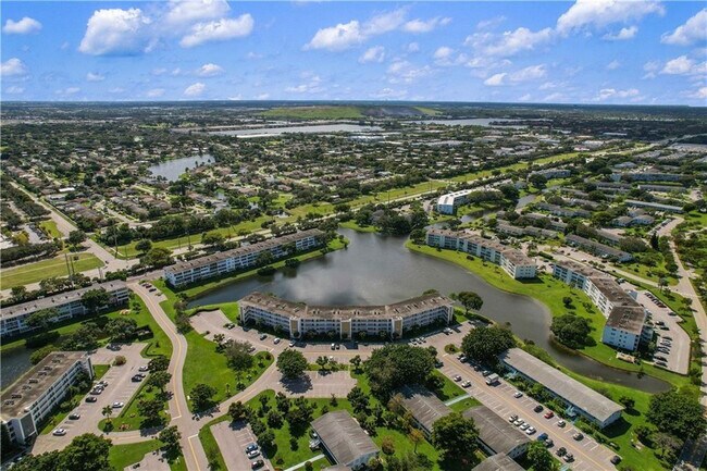 Foto del edificio - 4037 Harwood D