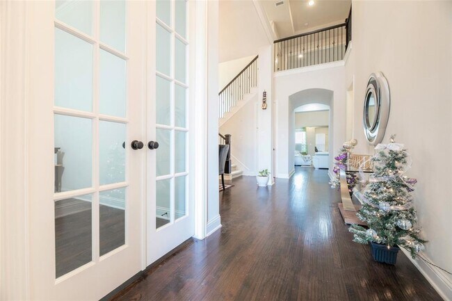 Building Photo - 328 Vine St