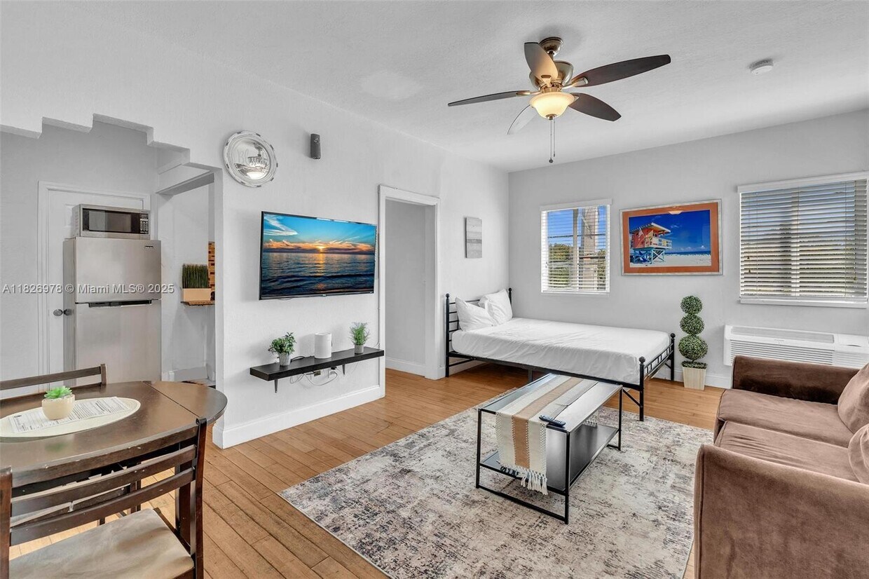 Foto principal - 8415 Harding Ave