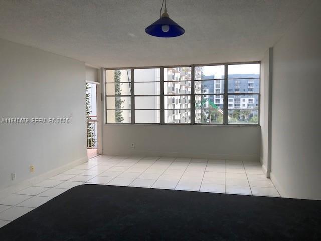 Foto del edificio - 2025 NE 164th St