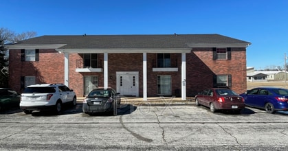 Building Photo - 2037 S River St