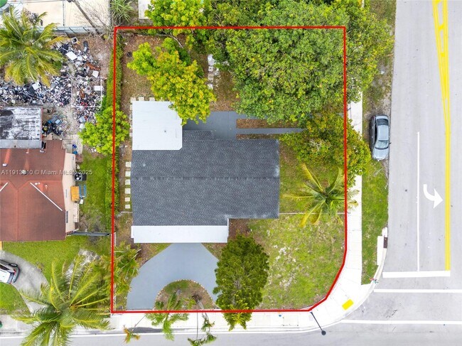 Foto del edificio - 1041 NW 199th St