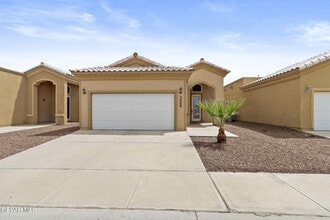 Building Photo - 3648 Grand Bahamas Dr