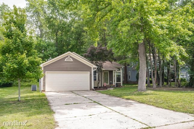 Building Photo - 3 br, 2 bath House - 12806 R Hedgeway Drive