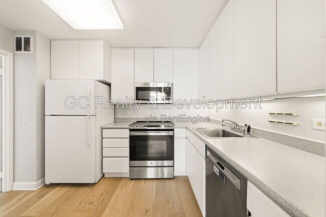 Foto del edificio - 5445 N Sheridan Rd