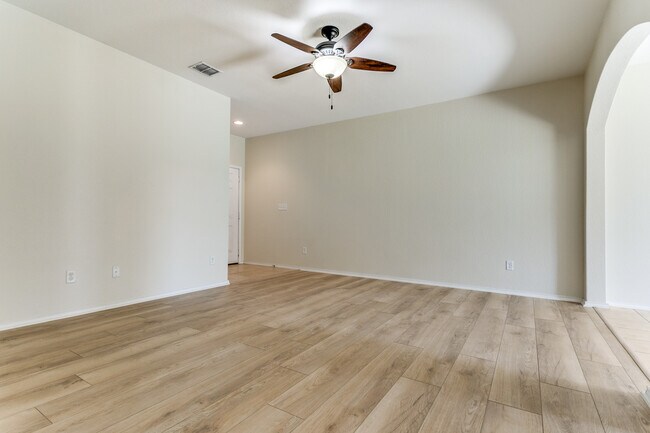 Building Photo - 3822 Abbey Cir