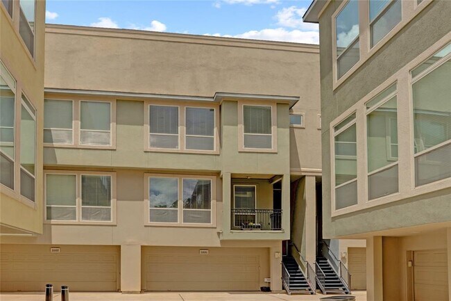 Foto del edificio - 5446 Crooms St