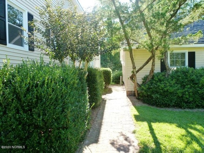 Building Photo - 306 Fox Ridge Rd
