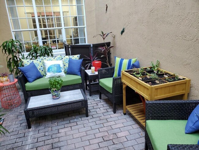 Foto del edificio - 2501 NW 7th St