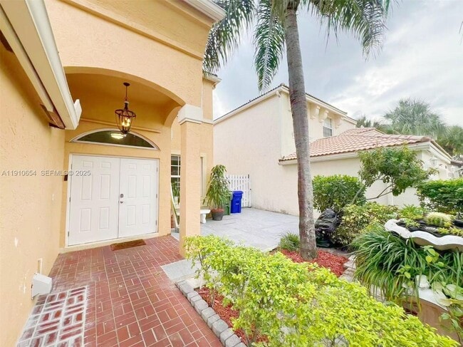 Foto del edificio - 15868 NW 4th St